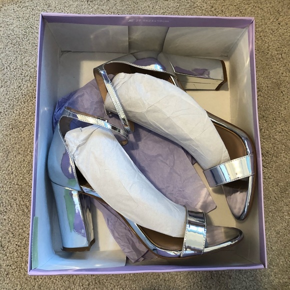 Madden Girl Bella Two-Piece Block Heel Sandals - Picture 4 of 6